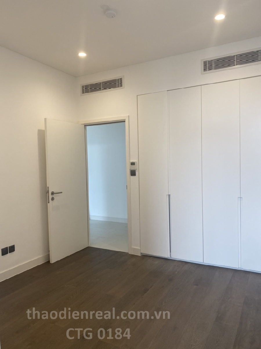 CITY GARDEN - CTG 0184
 


 
Aparment at 59 Ngo Tat To street, 21 ward, Binh Thanh district.
3 bedrooms with high floor - sky view

 
For rent with Electronic basic with Dishwasher, oven, television, refrigerator, washing machine, air