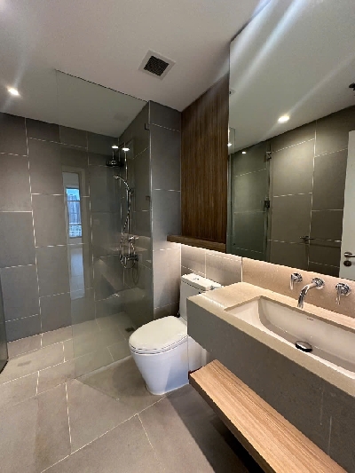  FOR SALE – 2BR APARTMENT | CITY GARDEN
Modern 2-bedroom apartment in City Garden (new tower)
Area: 108 sqm
Price: 14 billion VND
Key features:

    
    Spacious and functional layout
    
    
    Located in the newer tower with better