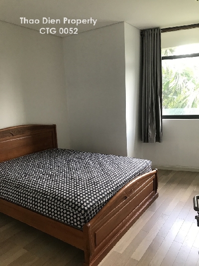 Aparment at 59 Ngo Tat To street, 21 ward, Binh Thanh district.
1 bedroom for rent with nice decor, full furnished, low floor, we can see the trees, It is   very close to nature. Air conditioning system is fully equipment.
=> Large area for 1